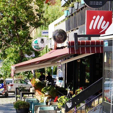 Moon Hostel Pristina Kültér fotó