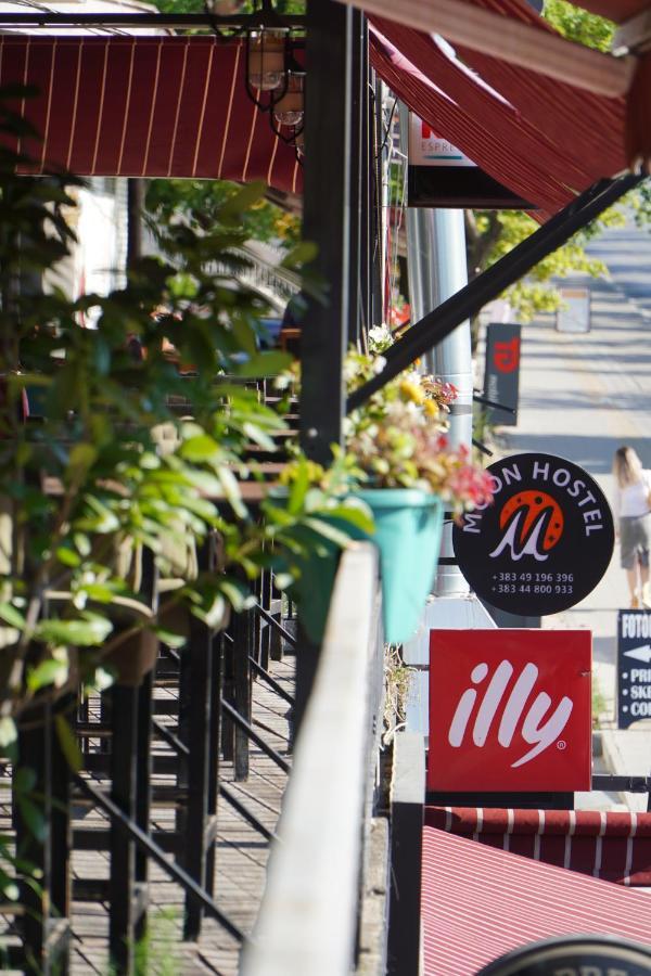 Moon Hostel Pristina Kültér fotó