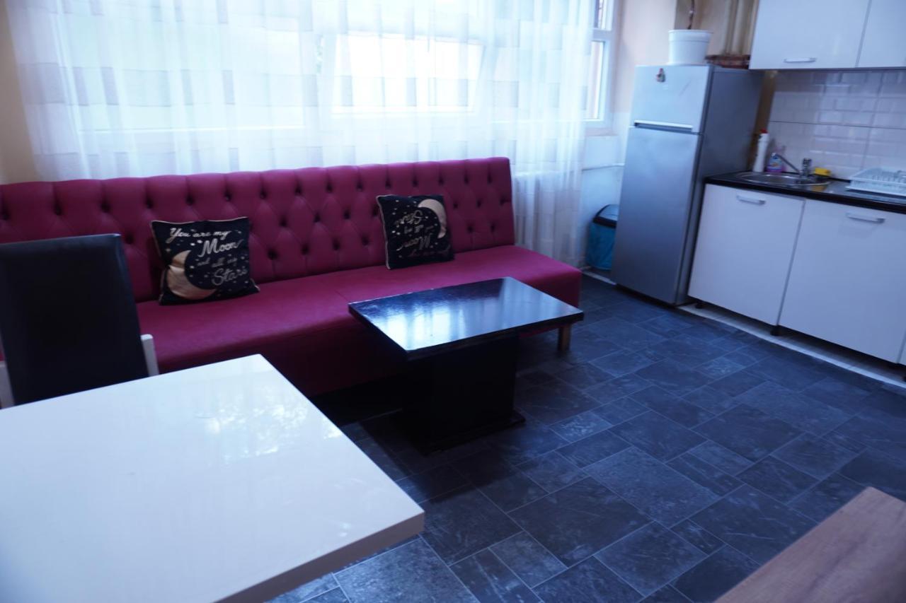 Moon Hostel Pristina Kültér fotó