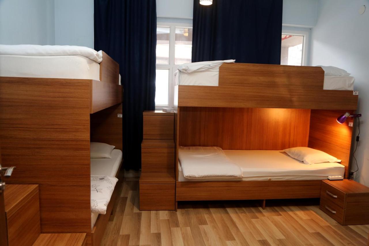 Moon Hostel Pristina Kültér fotó
