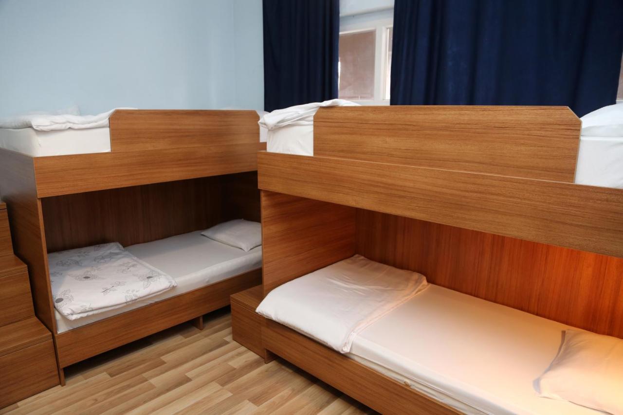 Moon Hostel Pristina Kültér fotó