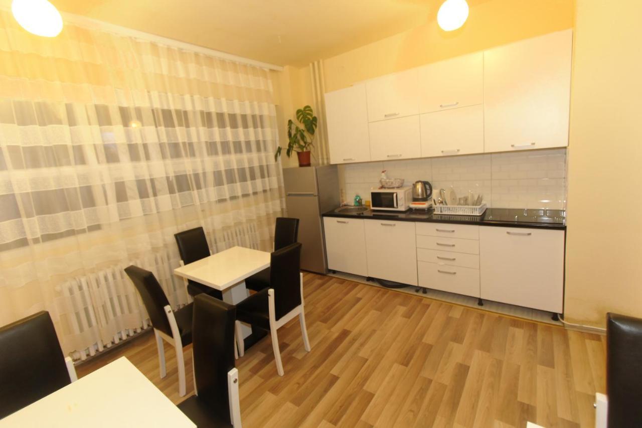 Moon Hostel Pristina Kültér fotó
